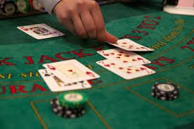 Tampilan meja Dragon Tiger Live dengan dealer profesional di bangun4d